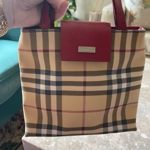 NWOT mini authentic Burberry tote bag never used smoke free home.classic plaid.
